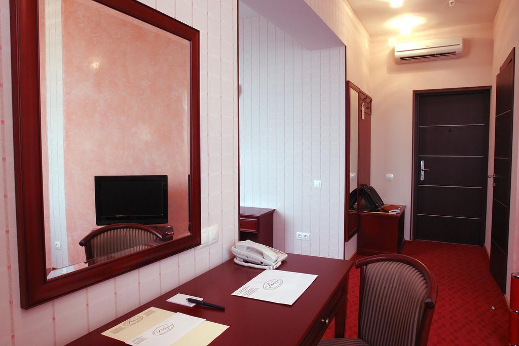 Victoria Hotel Kharkiv Exterior photo