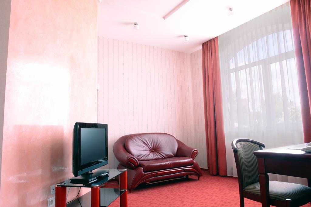 Victoria Hotel Kharkiv Room photo