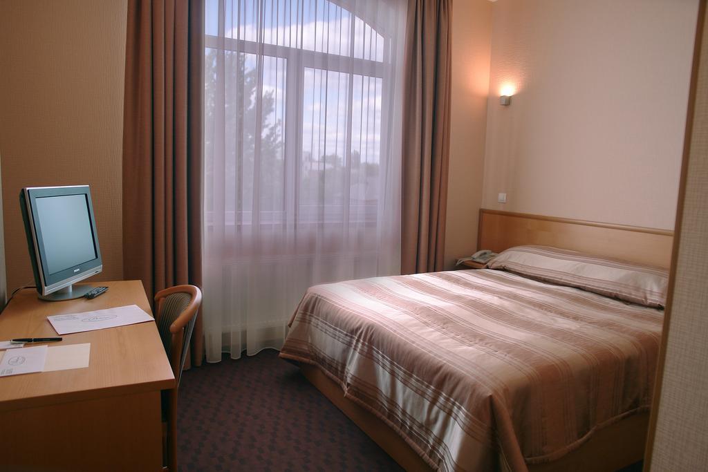 Victoria Hotel Kharkiv Room photo