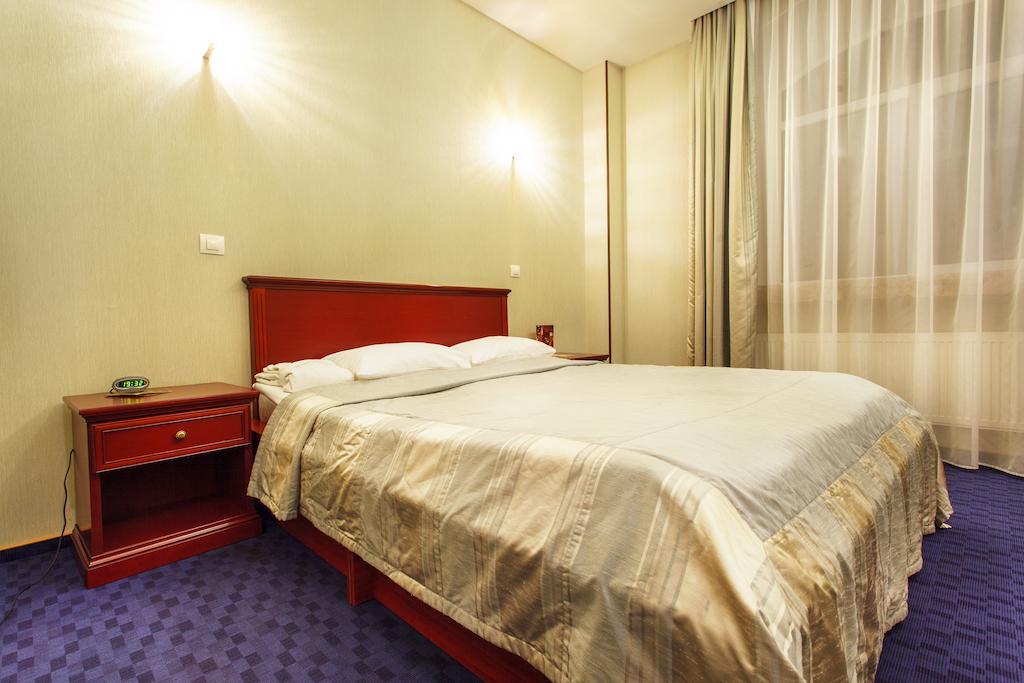 Victoria Hotel Kharkiv Exterior photo