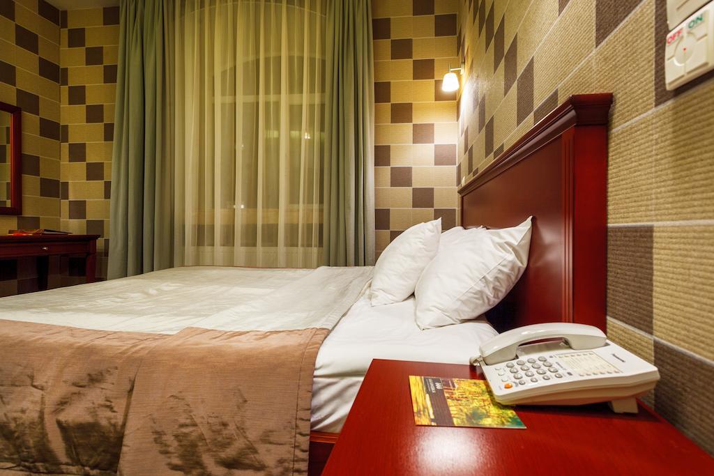 Victoria Hotel Kharkiv Room photo