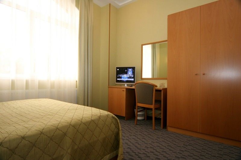 Victoria Hotel Kharkiv Exterior photo