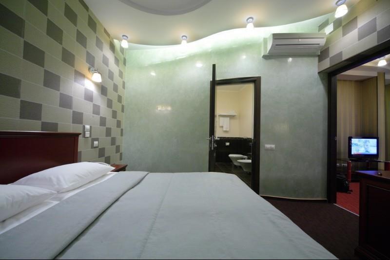 Victoria Hotel Kharkiv Room photo